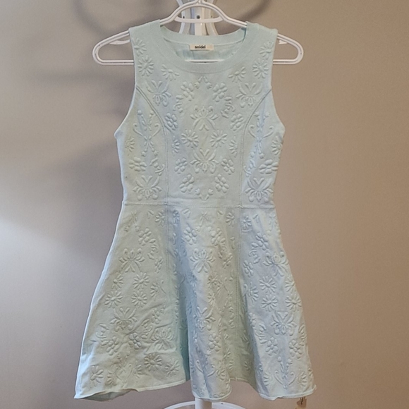 Snidel - Picture 1 of 5